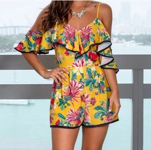 Flying tomato floral romper Sz Medium off the shoulder summer casual